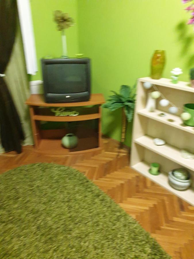 Izisz Debreţin Exterior foto